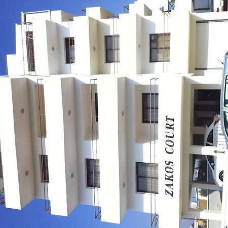 Zakos Court Apartments Larnaca Bagian luar foto