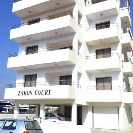 Zakos Court Apartments Larnaca Bagian luar foto