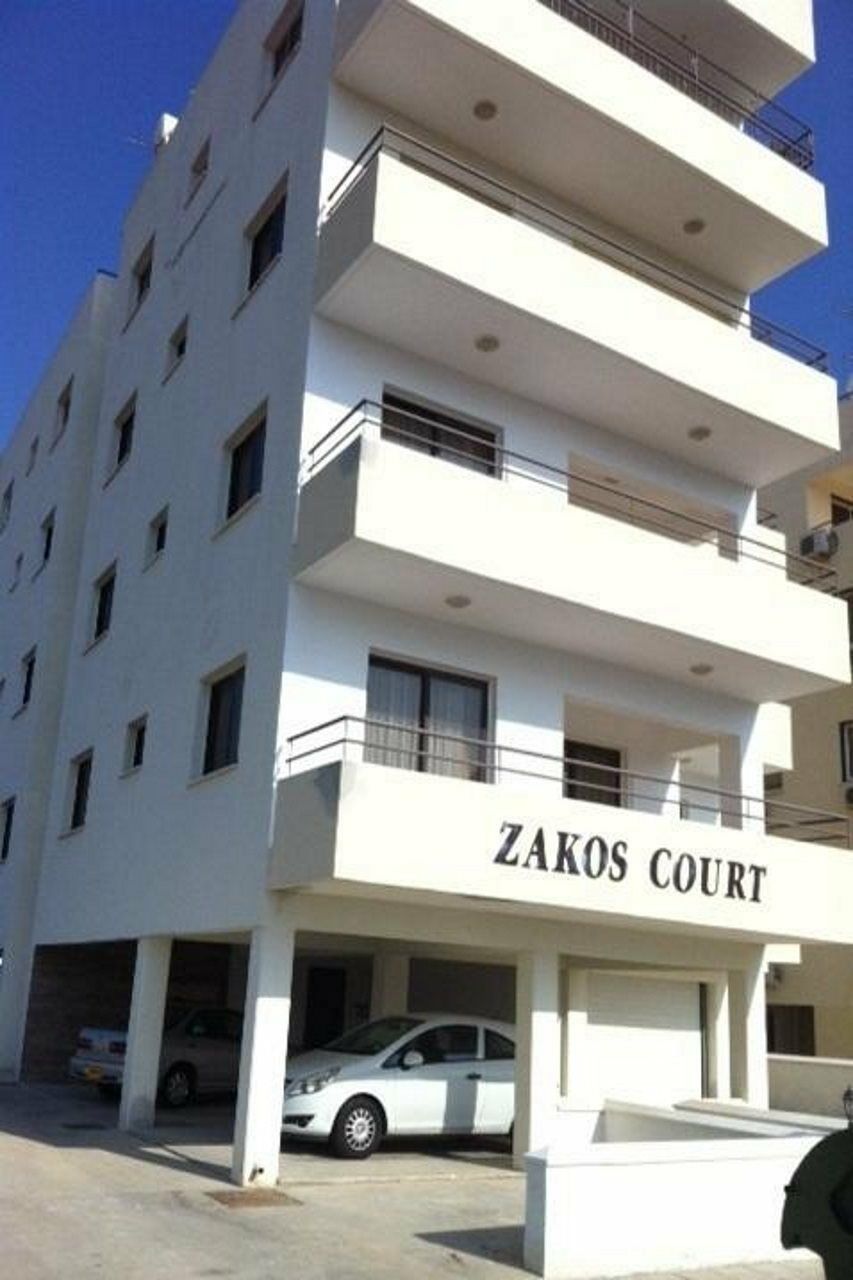 Zakos Court Apartments Larnaca Bagian luar foto